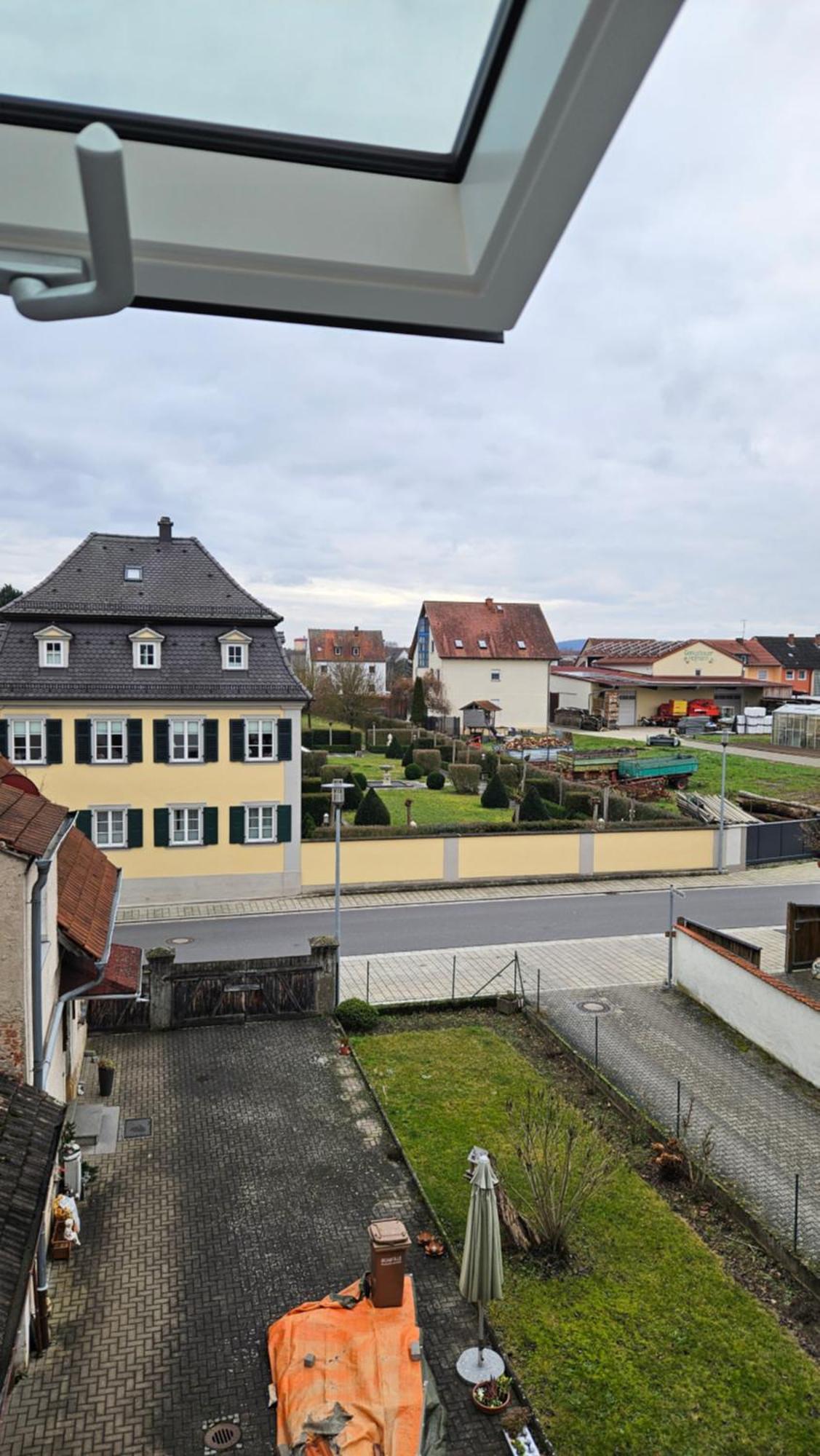 Ferienwohnung As5 Two Bamberg - Zentrale Lage Mit Parkplatz Hallstadt Bagian luar foto
